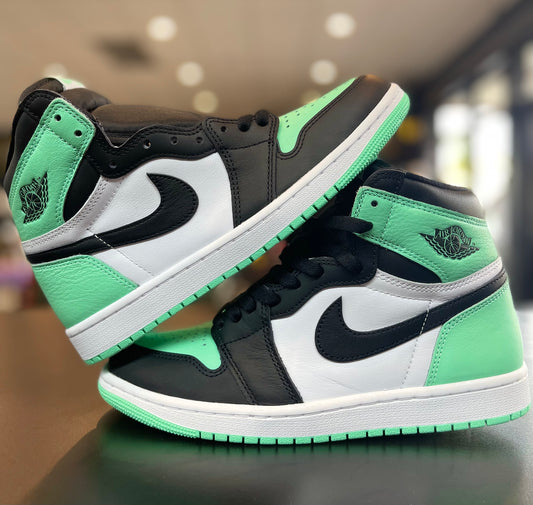 Air Jordan Retro 1 High OG “Green Glow”