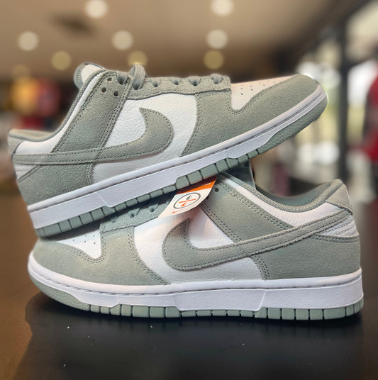 Nike Dunk Low SE “White Light Pumice”