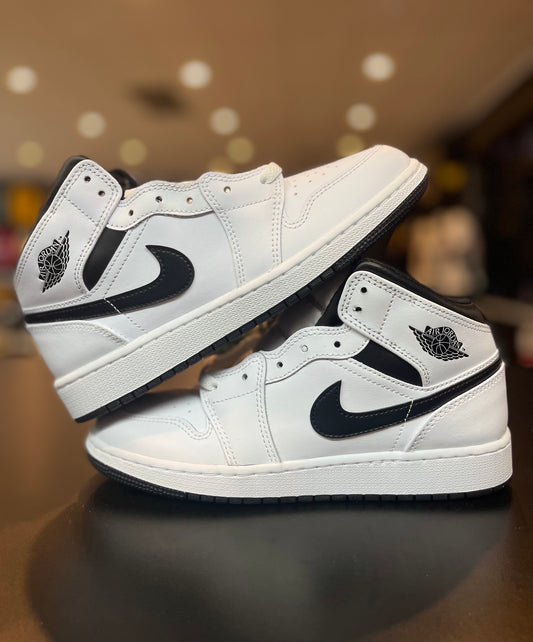 Air Jordan 1 Mid “Reverse Panda”