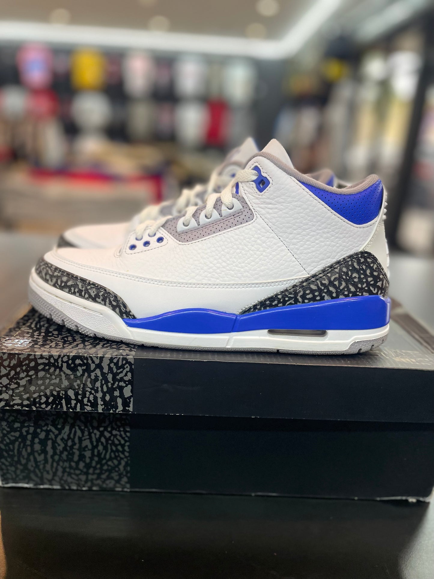 Air Jordan Retro 3 “Racer Blue” *Size 8.5 Preowned*