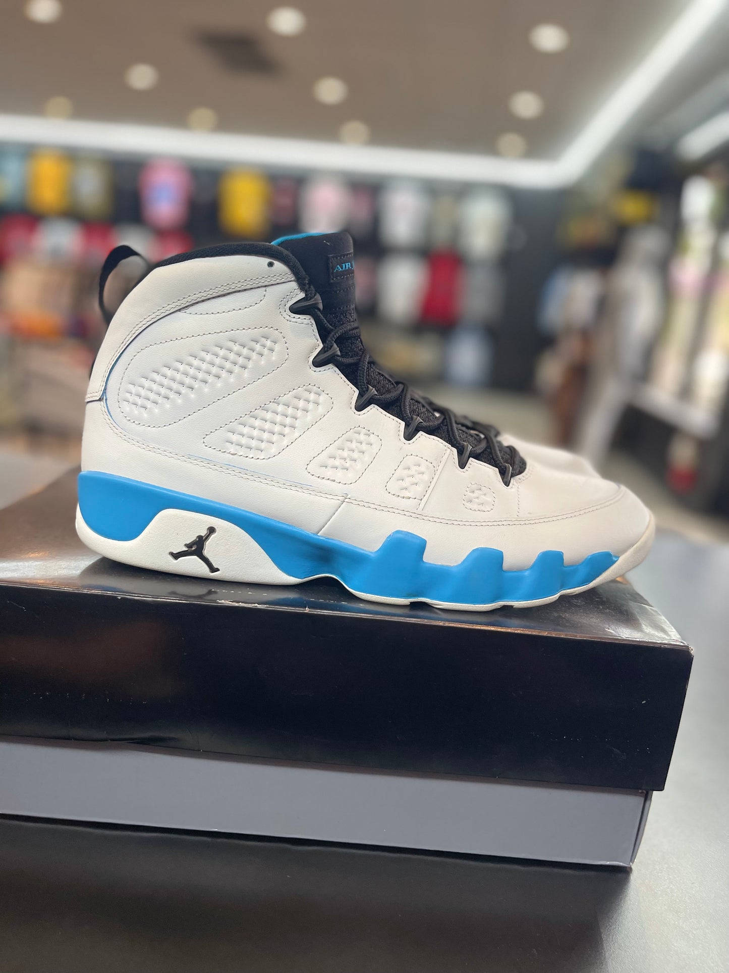 Air Jordan Retro 9 “Powder Blue” *Size 13 Preowned*