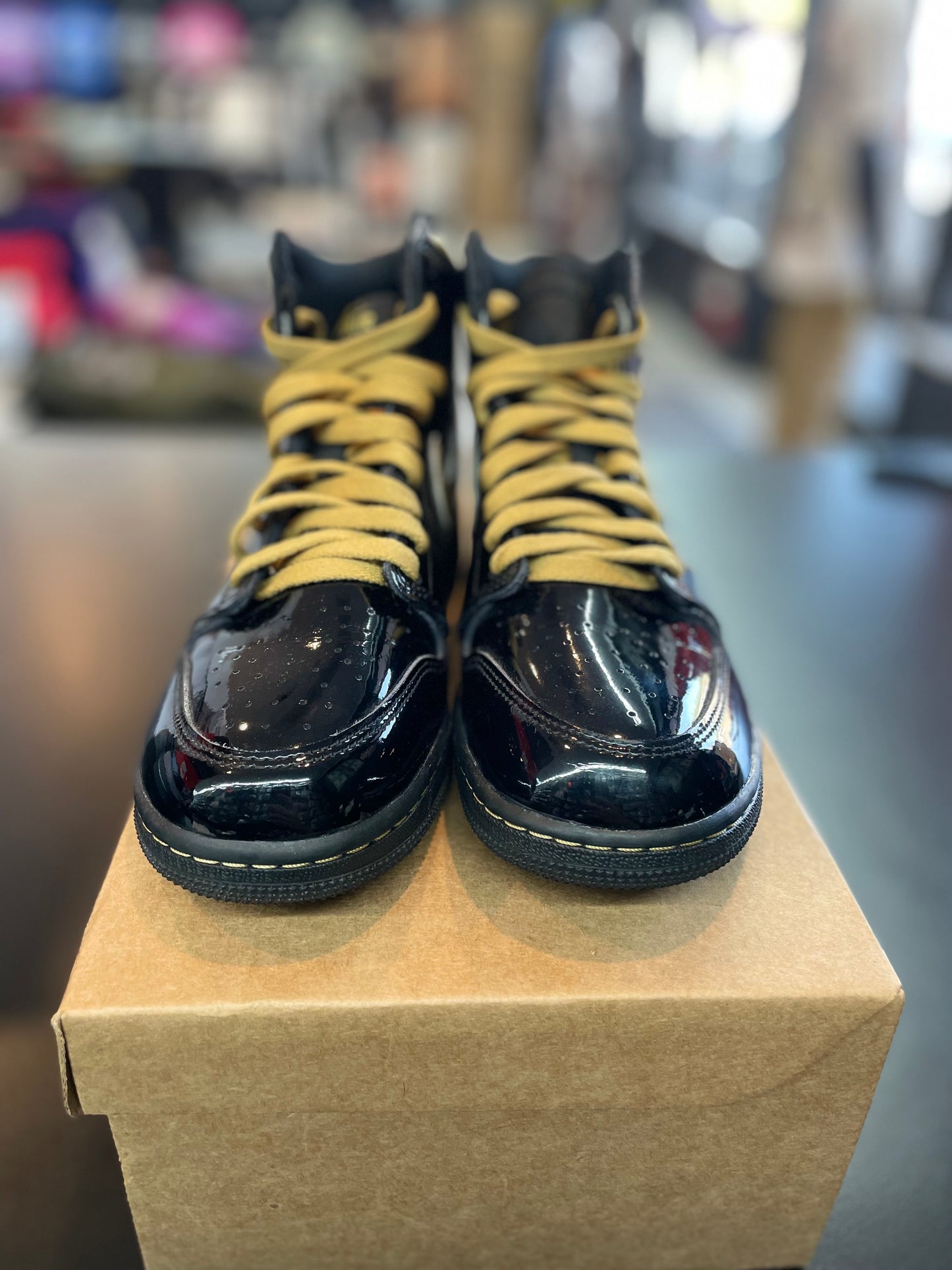 Air Jordan Retro 1 “Black Metallic Gold” (Size 7 Preowned)