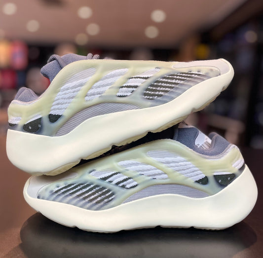 Yeezy 700 “Fade Salt”