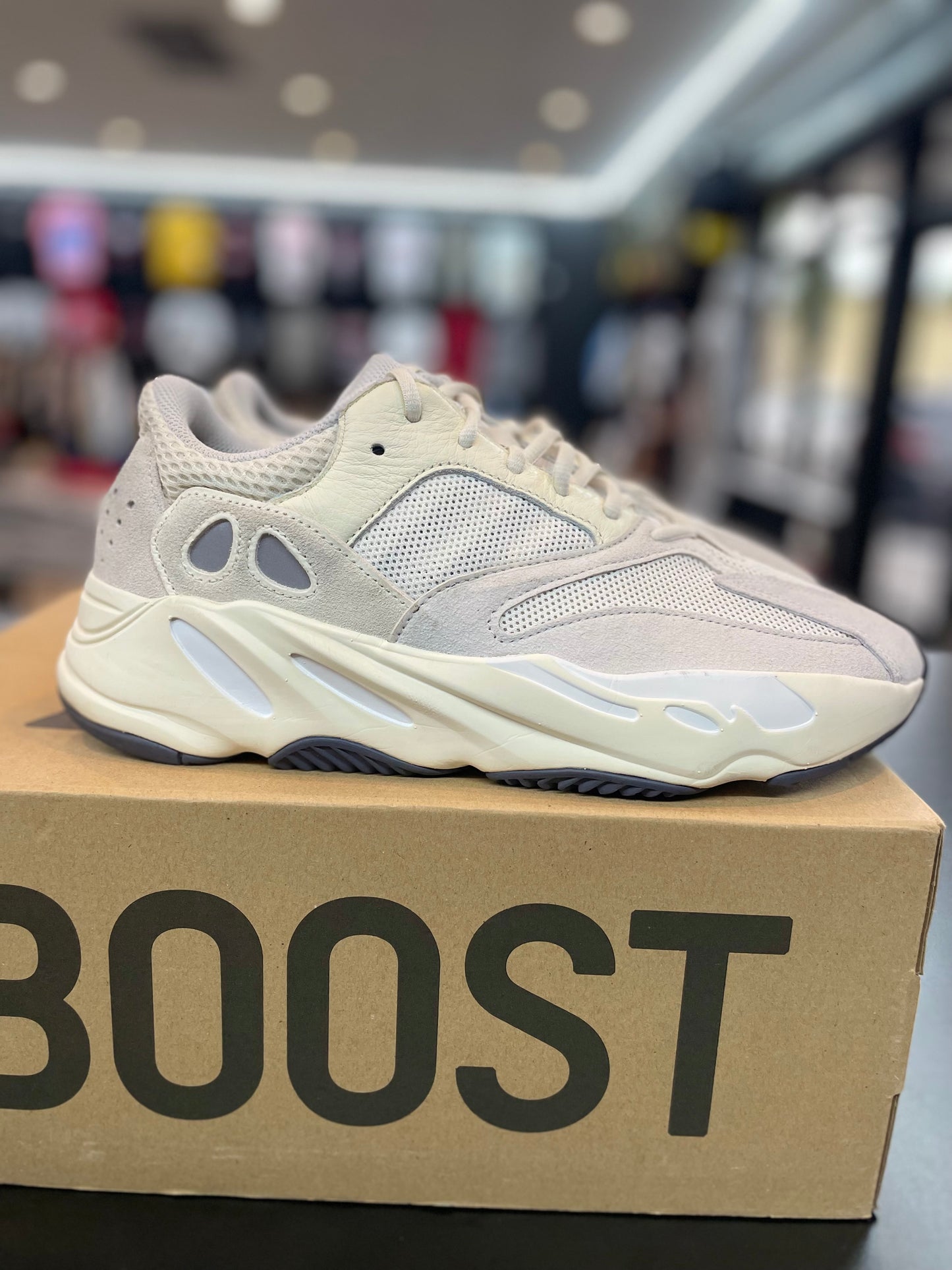 adidas Yeezy Boost 700 “Analog” *Size 10.5 Preowned*