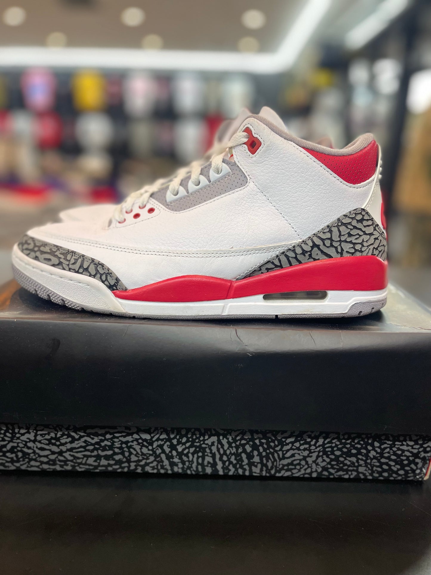 Air Jordan Retro 3 “Fire Red” *Size 10 Preowned*